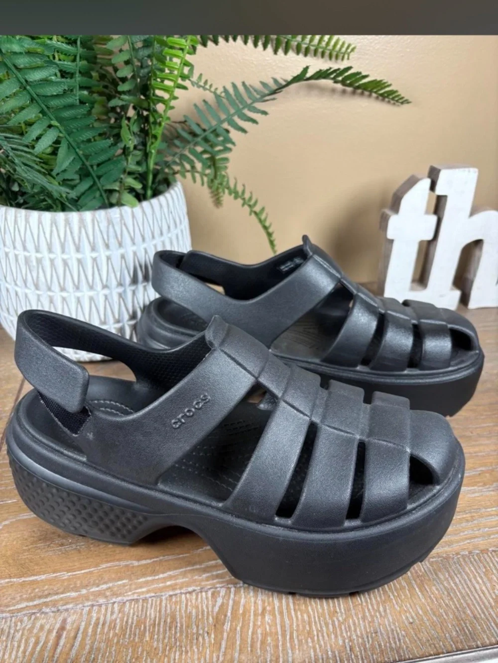 Crocs Women's Black Fisherman Stomp Platform Sandals Size 10